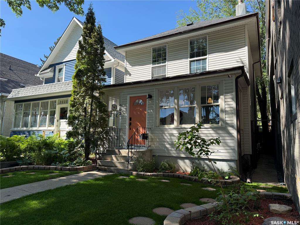 Property Photo: 202 28th Street W SK S7L 0K3