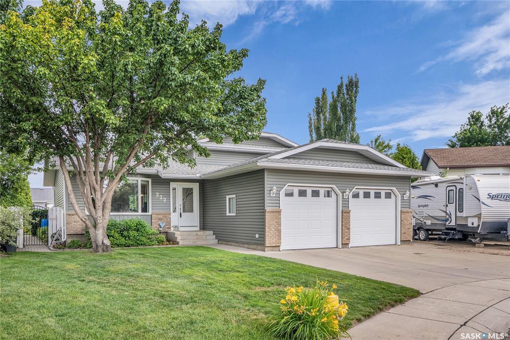 Property Photo: 222 Stacey Court SK S7L 7A7