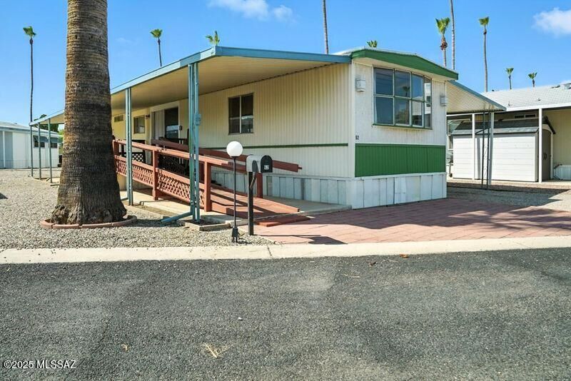 Property Photo: 4001 E Blacklidge Drive 62 AZ 85712