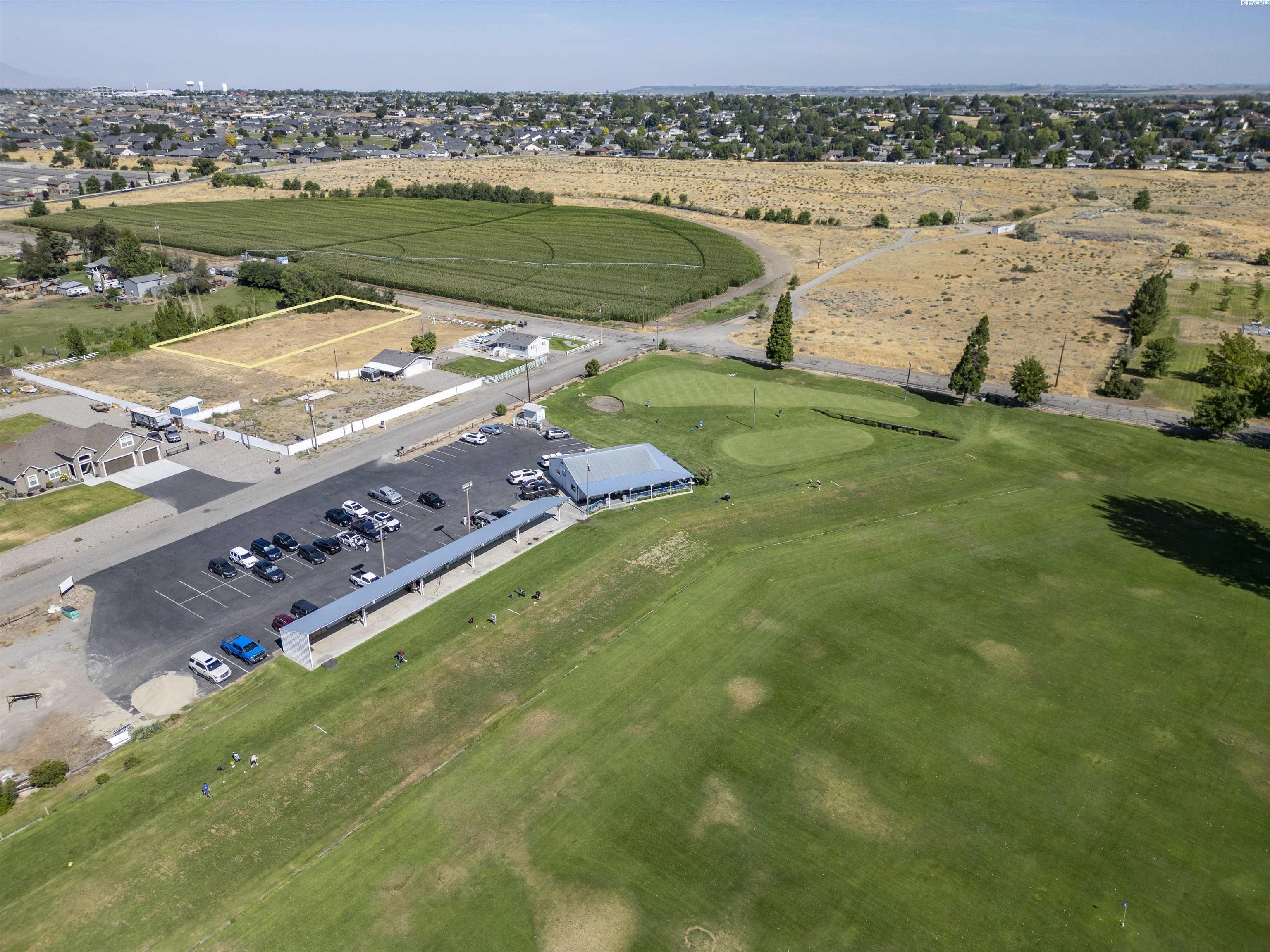 Property Photo: 4028 W Argent Place WA 99301