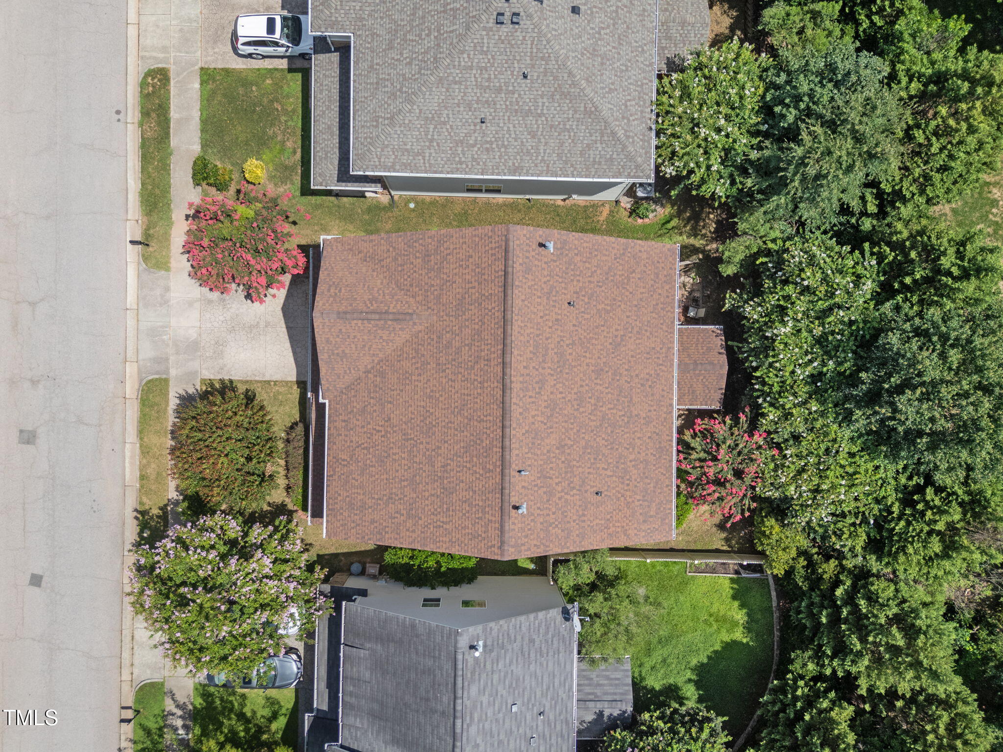 Property Photo: 216 Seymour Place NC 27519