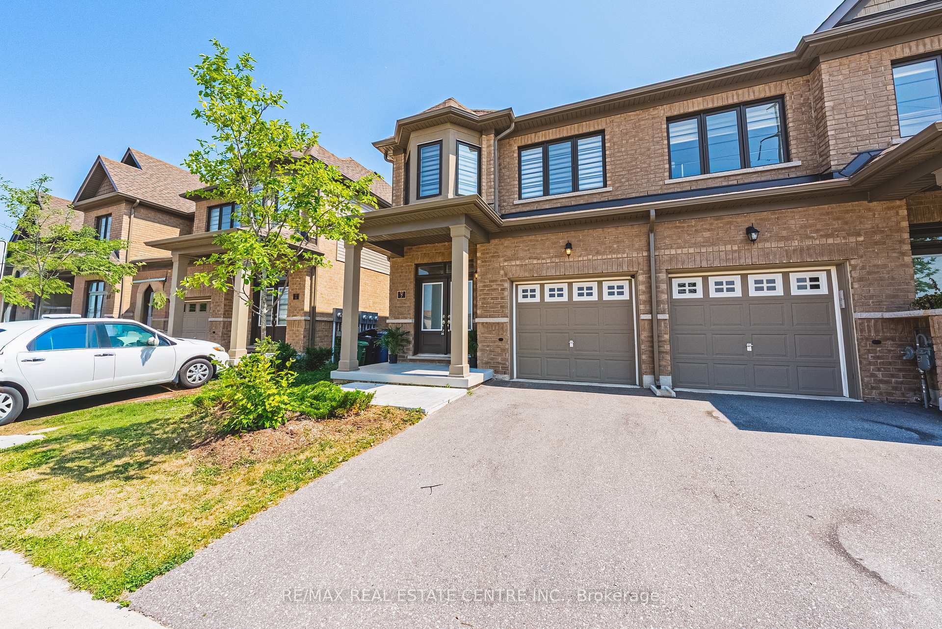 Property Photo:  166 Deerpath Drive 7  ON N1K 0E2 