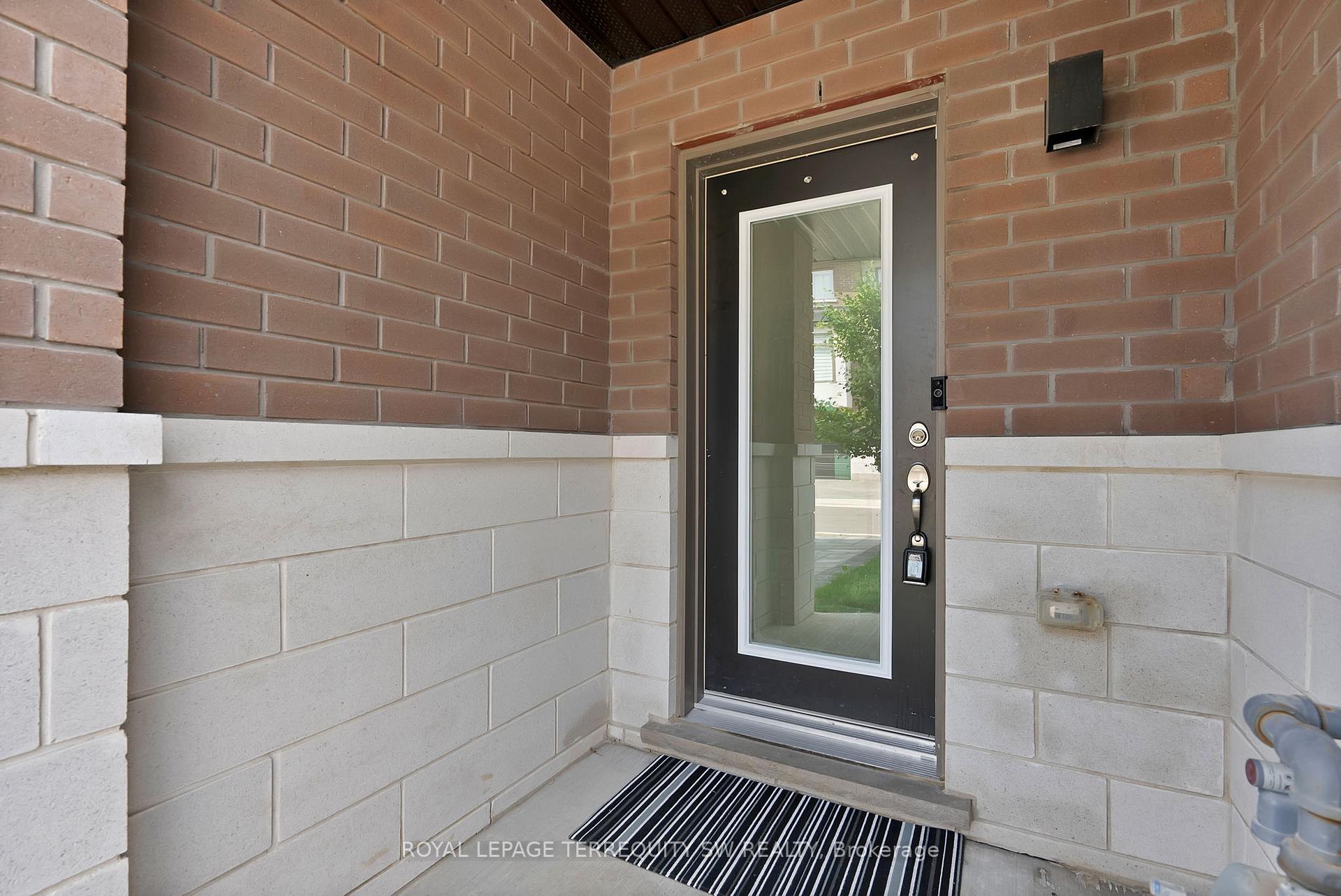 Property Photo:  250 Finch Avenue 603  ON L1V 0G6 