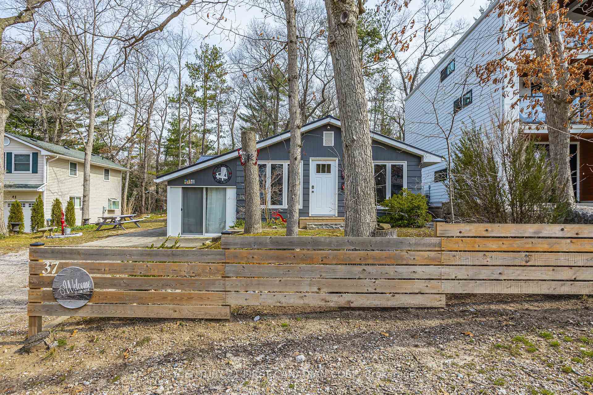 Photo de la propriété:  37 Walker Street  ON N0M 1T0 