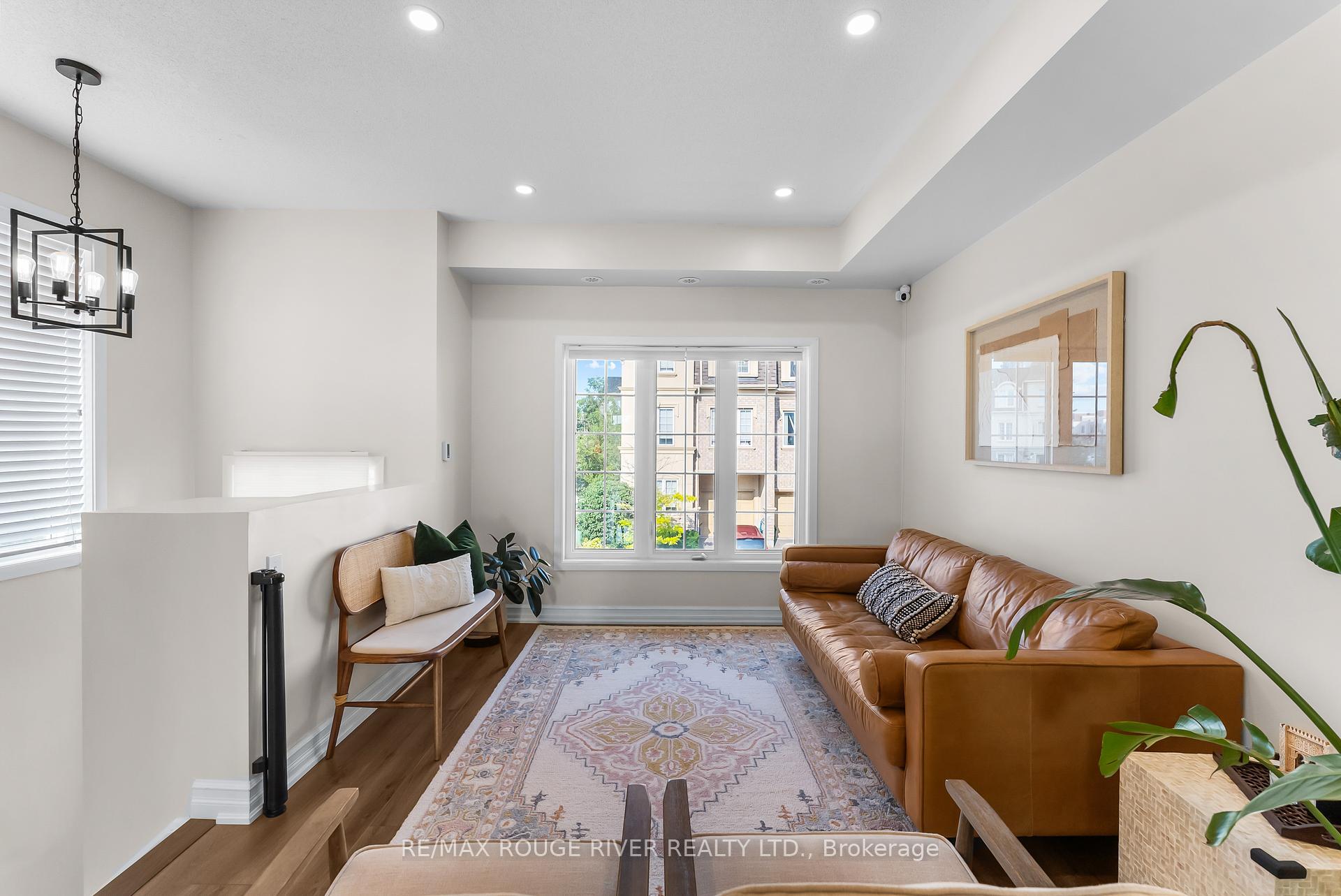 Property Photo:  1250 St Martins Drive 1  ON L1W 0A2 