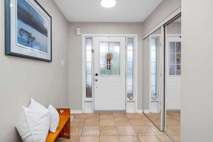 Photo de la propriété: 71 Mowat Crescent ON L7G 0A1