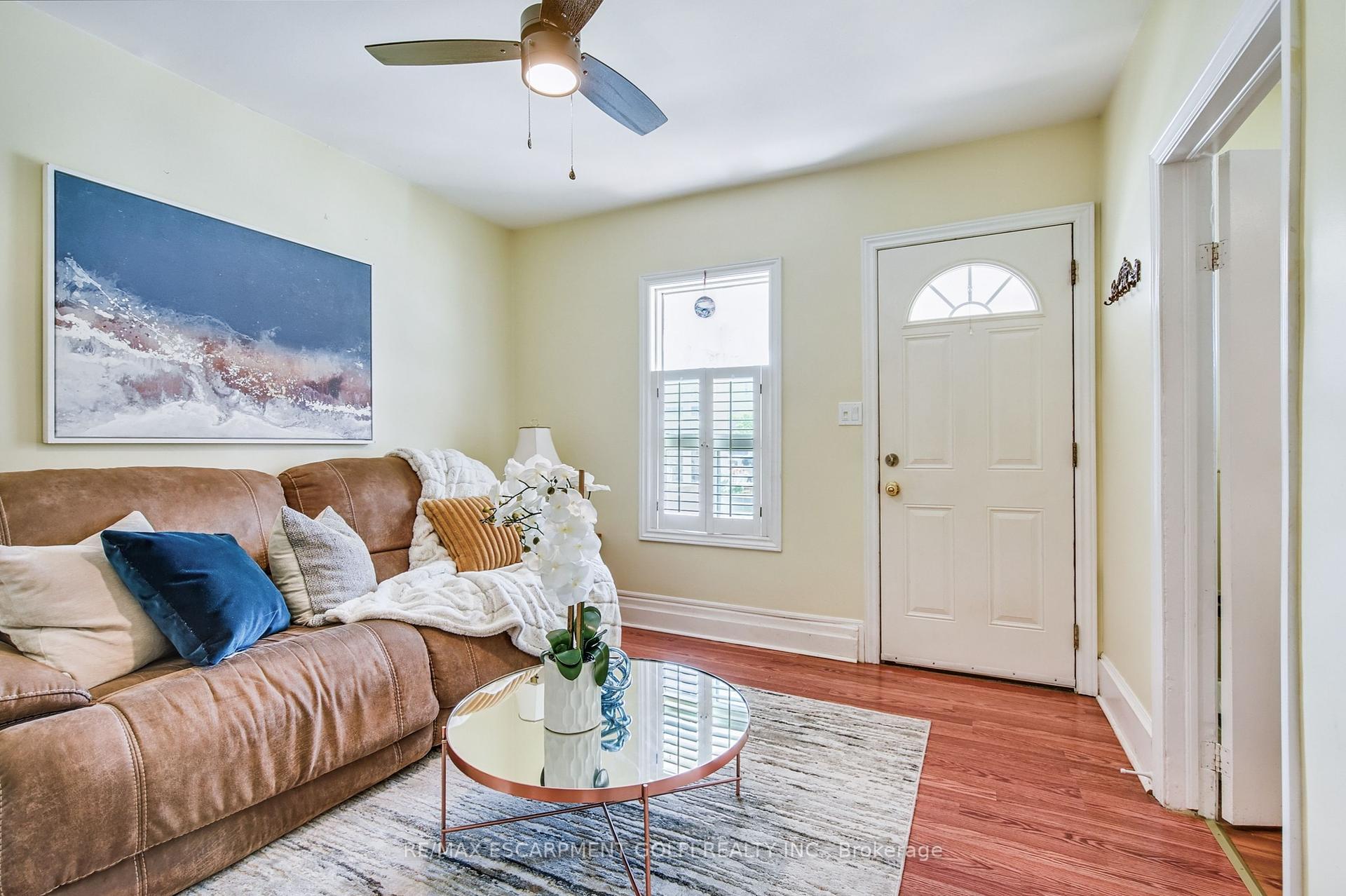 Property Photo:  145 Newlands Avenue  ON L9H 5P4 