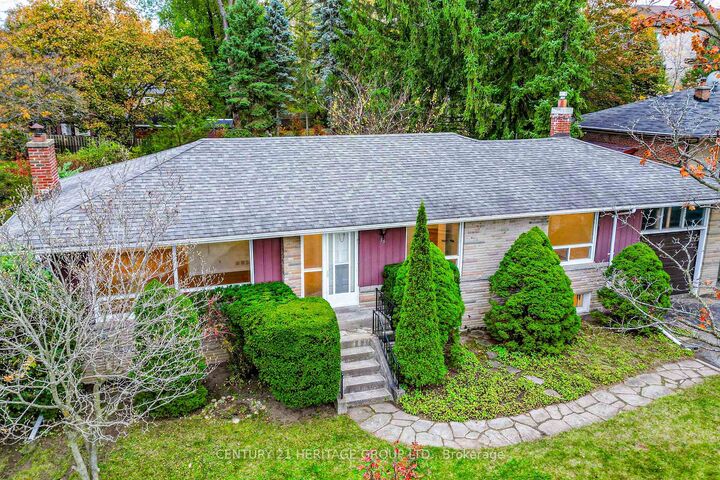 35 Caswell Drive  Toronto ON M2M 3M2 photo