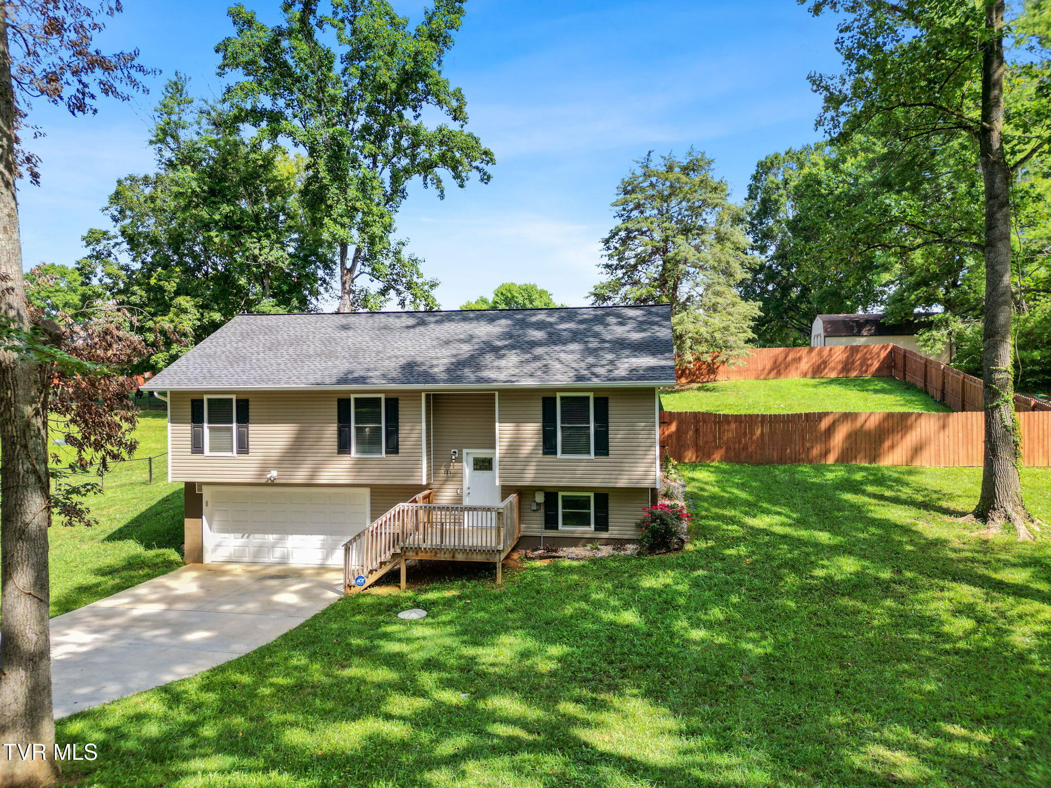 135 Woodcrest Drive  Greeneville TN 37745 photo