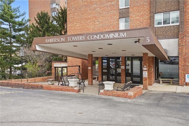 Property Photo:  5 Bayard Rd 500  PA 15213 