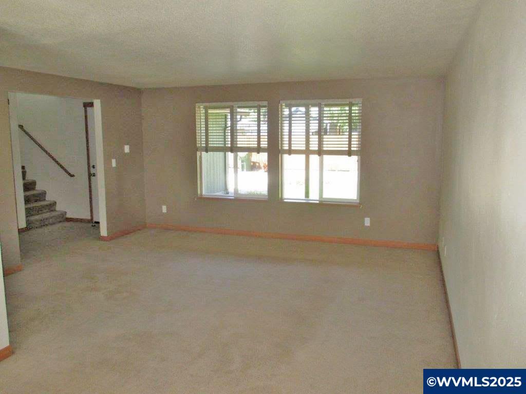 Property Photo:  1344 Vista Av  OR 97302 