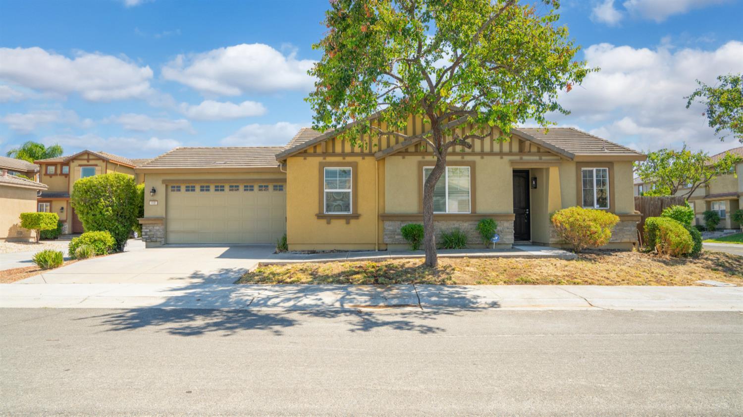 Property Photo: 410 Caravaggio Circle CA 95835