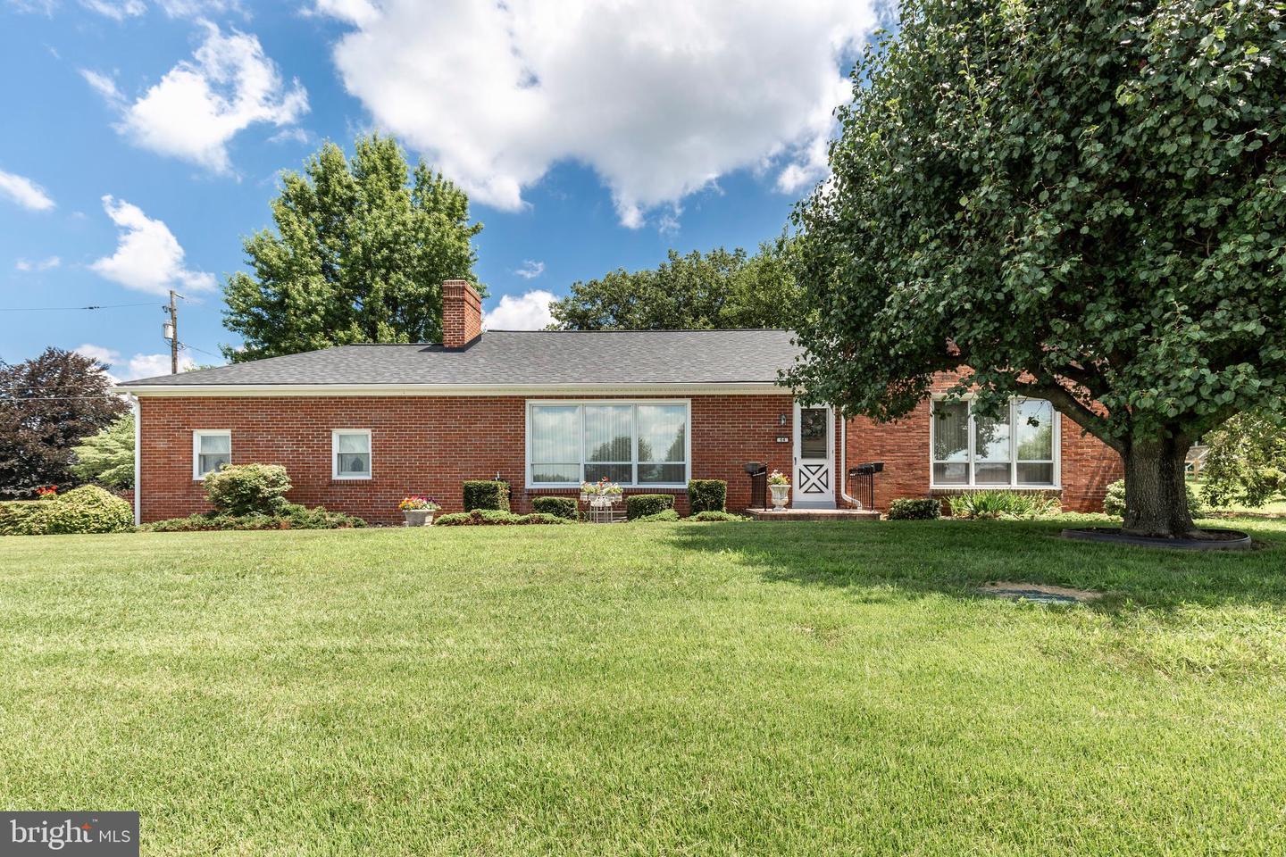 64 Hillcrest Drive  Hanover PA 17331 photo