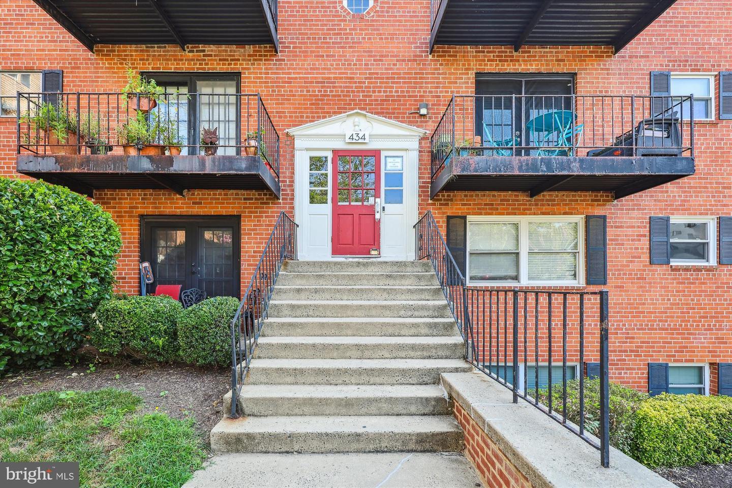 Property Photo:  434 N Armistead Street 304  VA 22312 