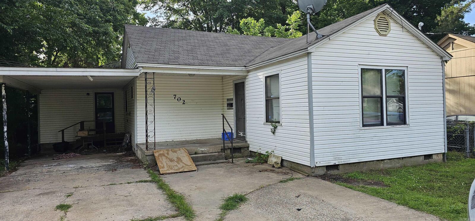 Property Photo:  702 Blossom Street  AR 72117 