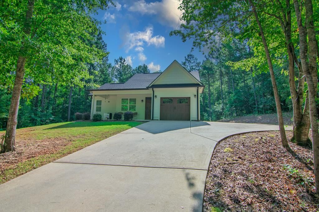 Property Photo:  370 Sullivan Circle  GA 31822 