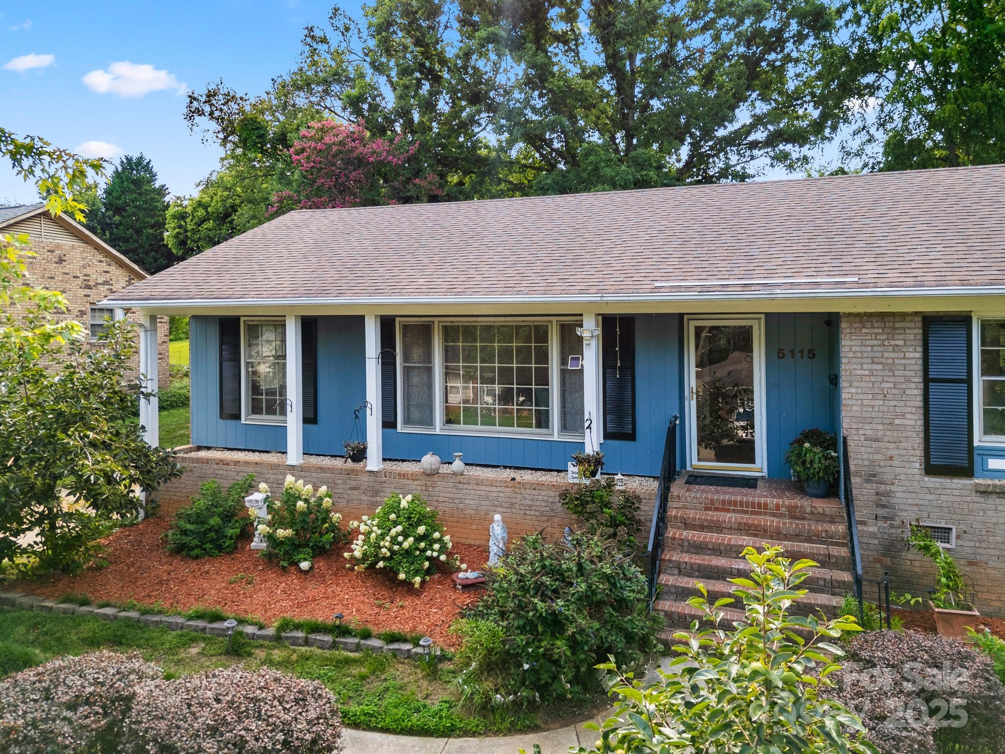 Property Photo:  5115 Carriage Drive Circle  NC 28205 