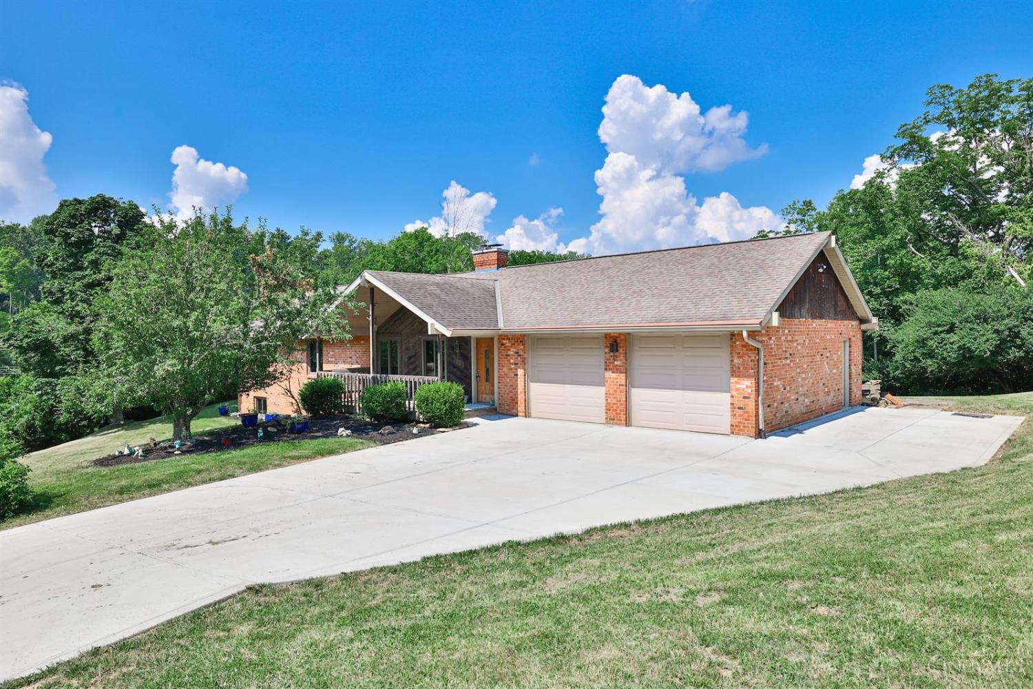 Property Photo: 3823 Springoak Drive OH 45248