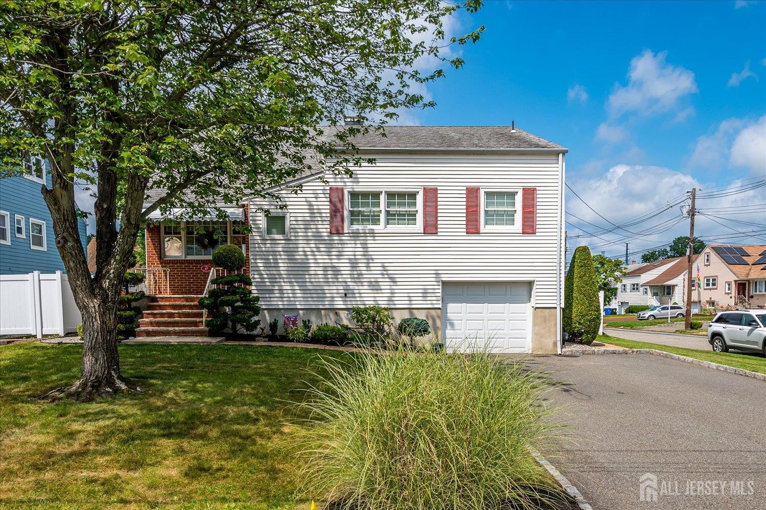 47 De Grasse Street  Fords NJ 08863 photo