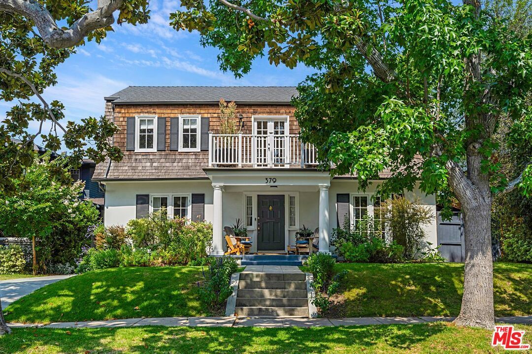 Property Photo:  379 N Ridgewood Pl  CA 90004 