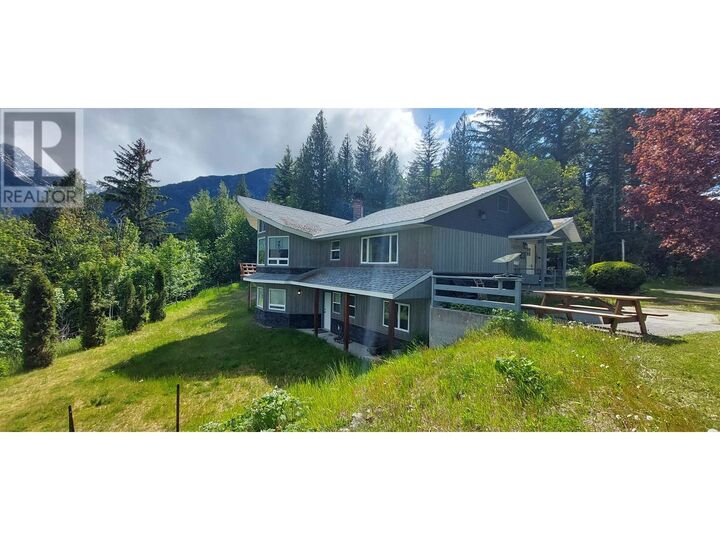 4770 Mackenzie Highway — photo 1