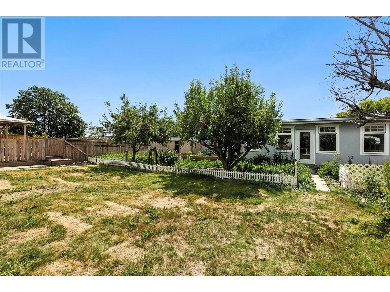 Property Photo: 2155 Ponderosa Avenue BC V2B 4V8