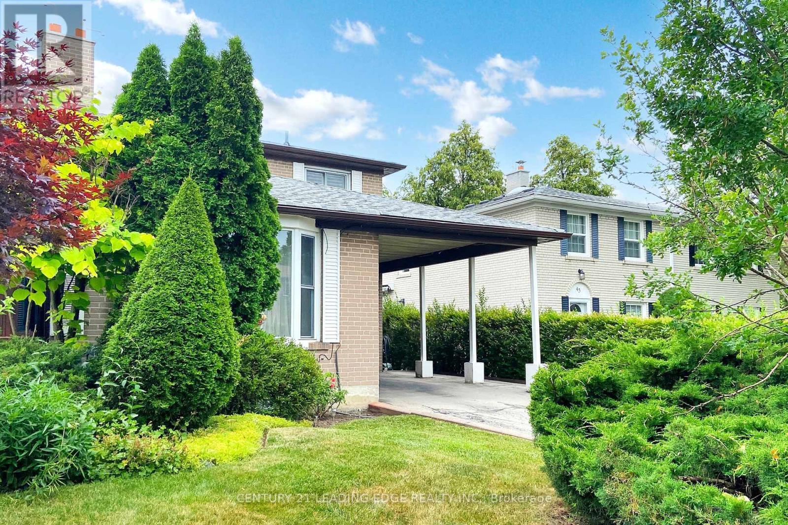 Property Photo:  47 Crossbow Crescent  ON M2J 3M3 