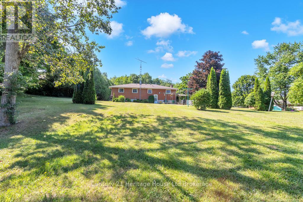 Property Photo: 403131 Robinson Road ON N5C 3J7
