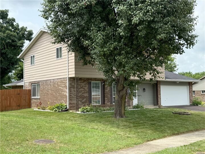 Property Photo: 7077 Sandalview Drive OH 45424