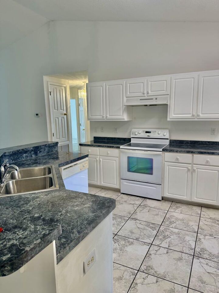 Property Photo: 6353 Havenmist Lane FL 32536