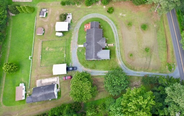 Property Photo: 16223 Country Club Rd VA 23410-3535