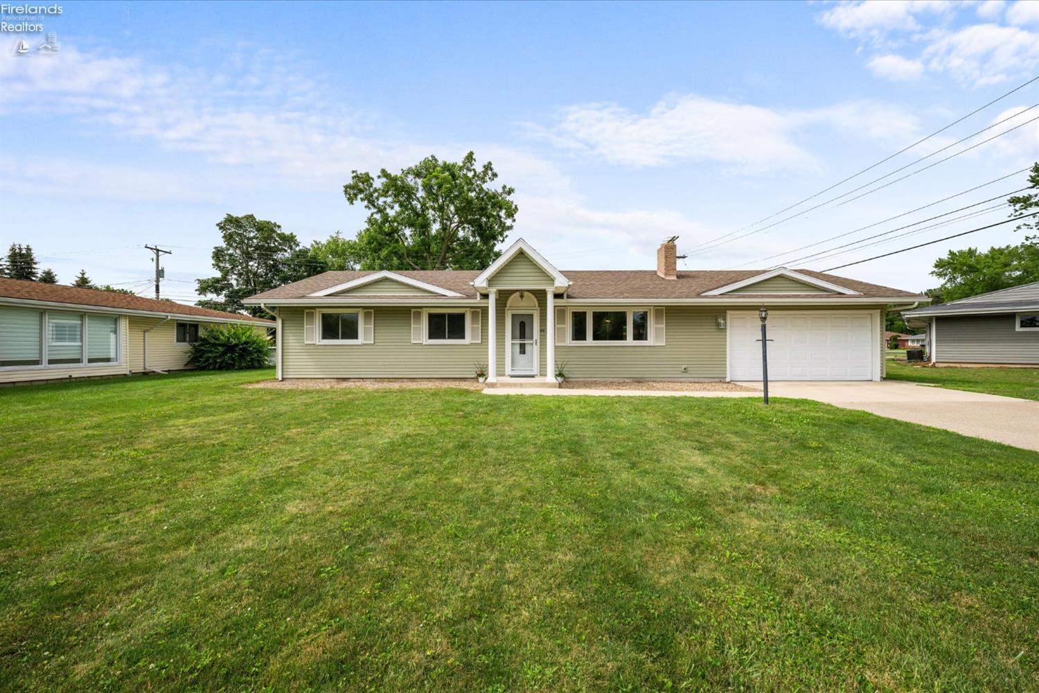 Property Photo: 1538 Sunrise Boulevard OH 43420