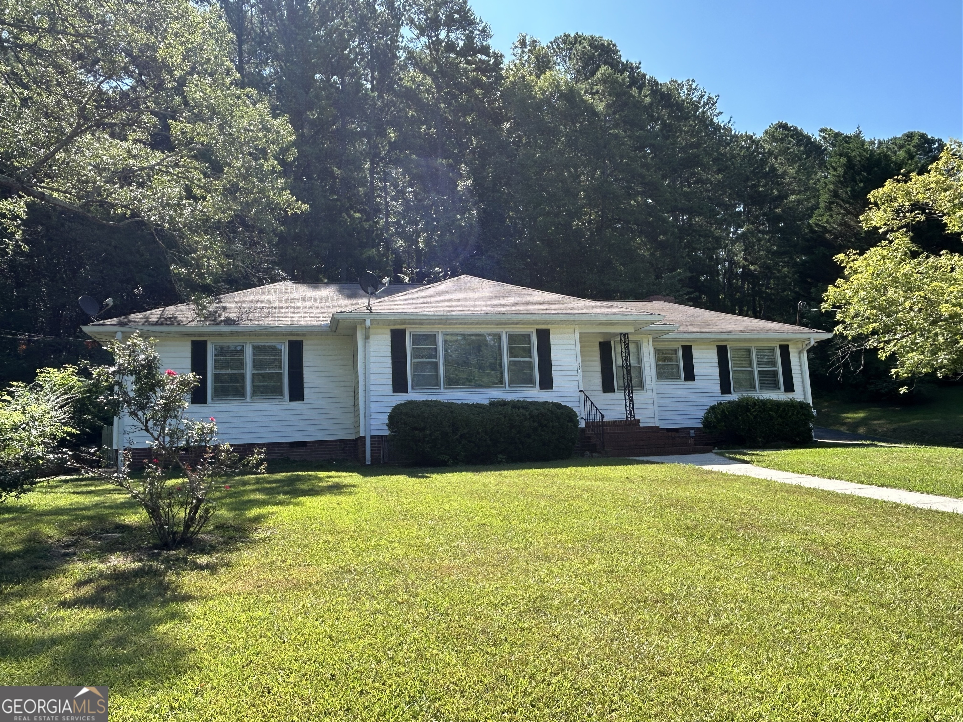 Property Photo: 225 Blacks Bluff Road SW GA 30161