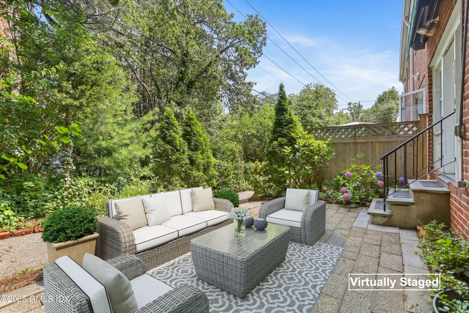 Property Photo: 114 Putnam Park 114 CT 06830