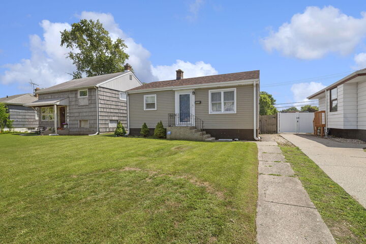 Property Photo:  1630 170th Place  IN 46324 