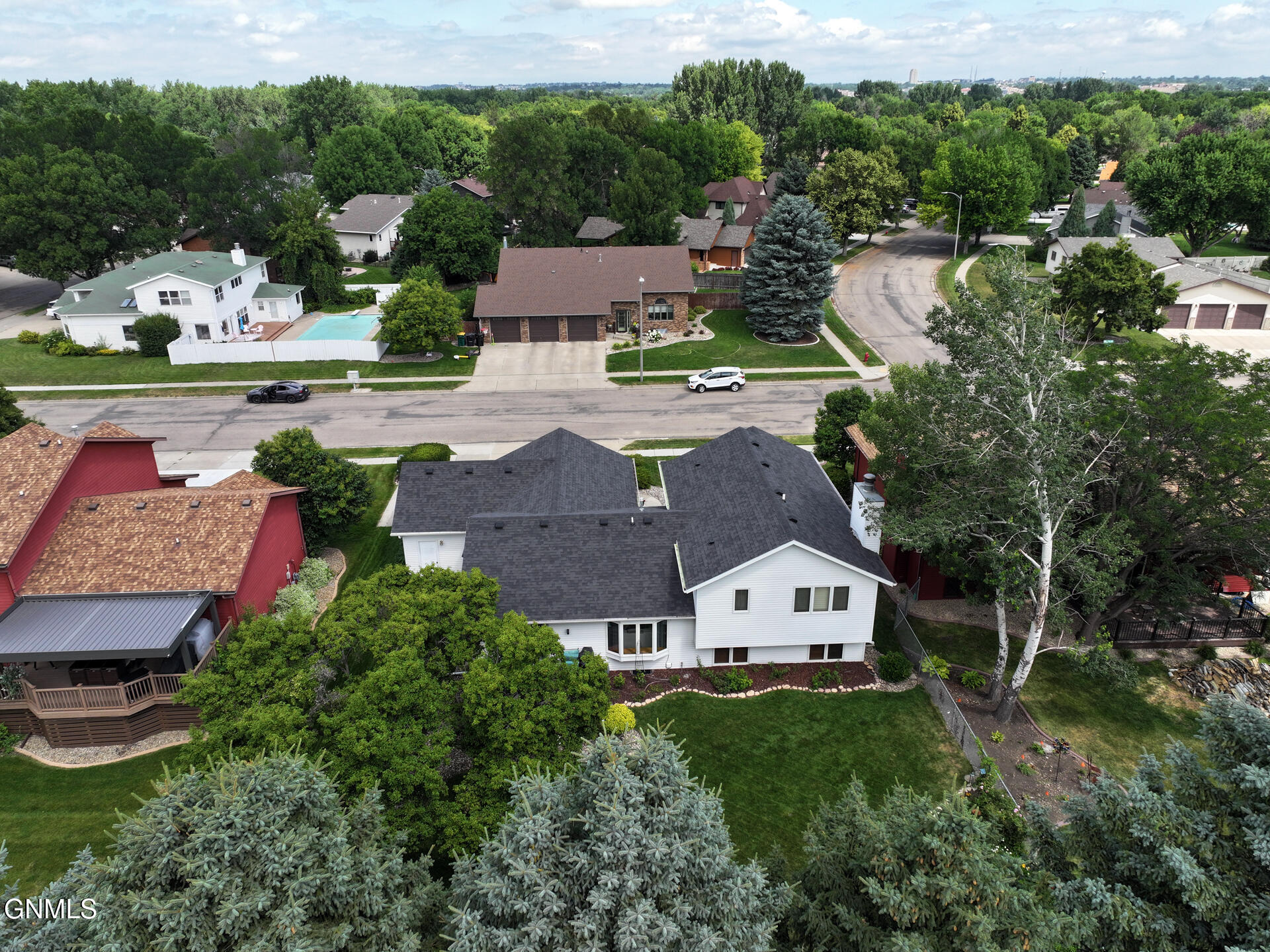 Property Photo:  707 Munich Drive  ND 58504 