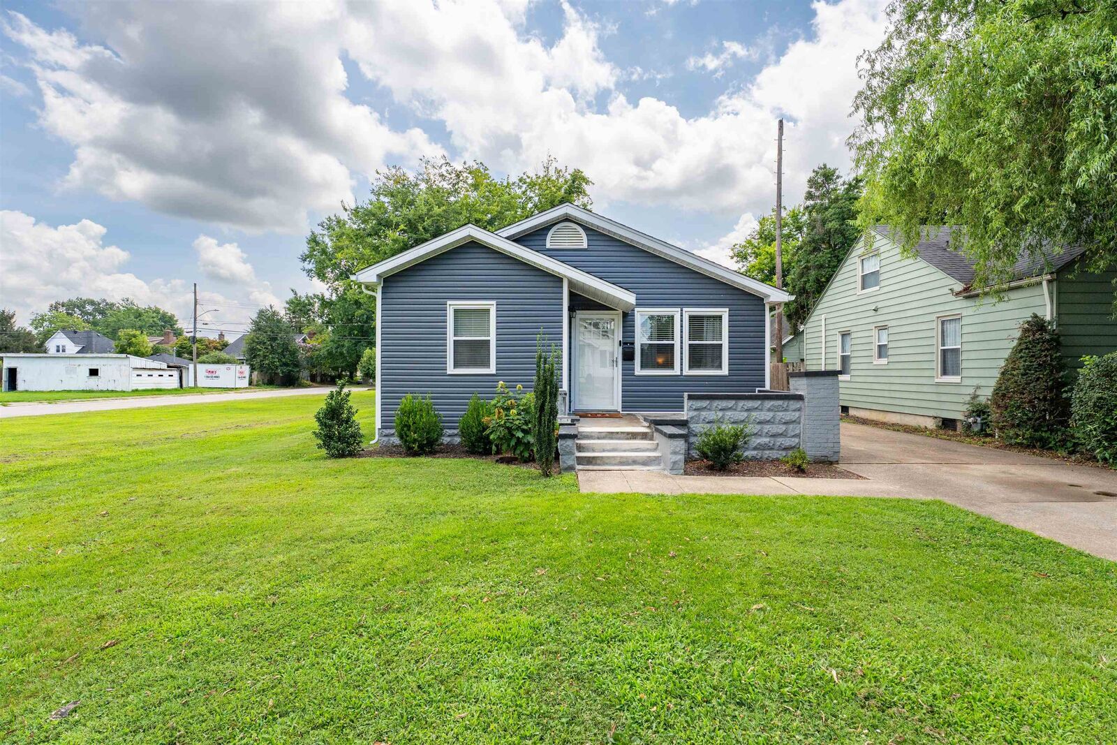 Property Photo:  106 W 20th Street  KY 42301-2213 