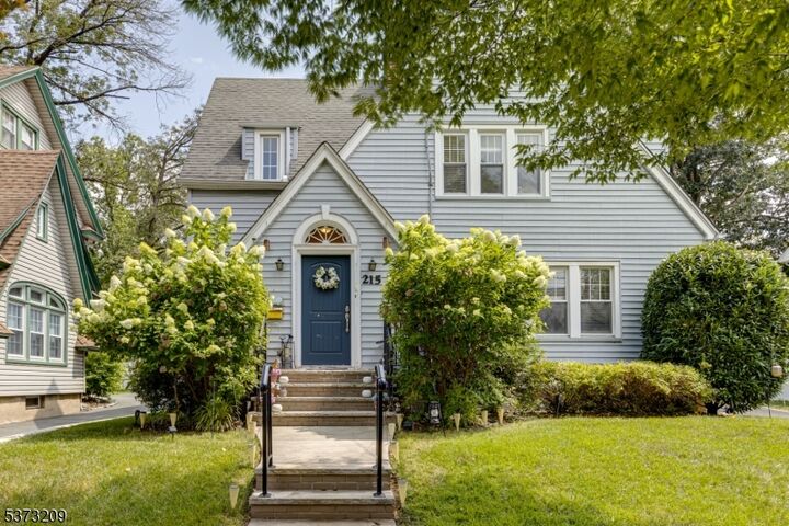 Property Photo:  215 Katherine St  NJ 07076 