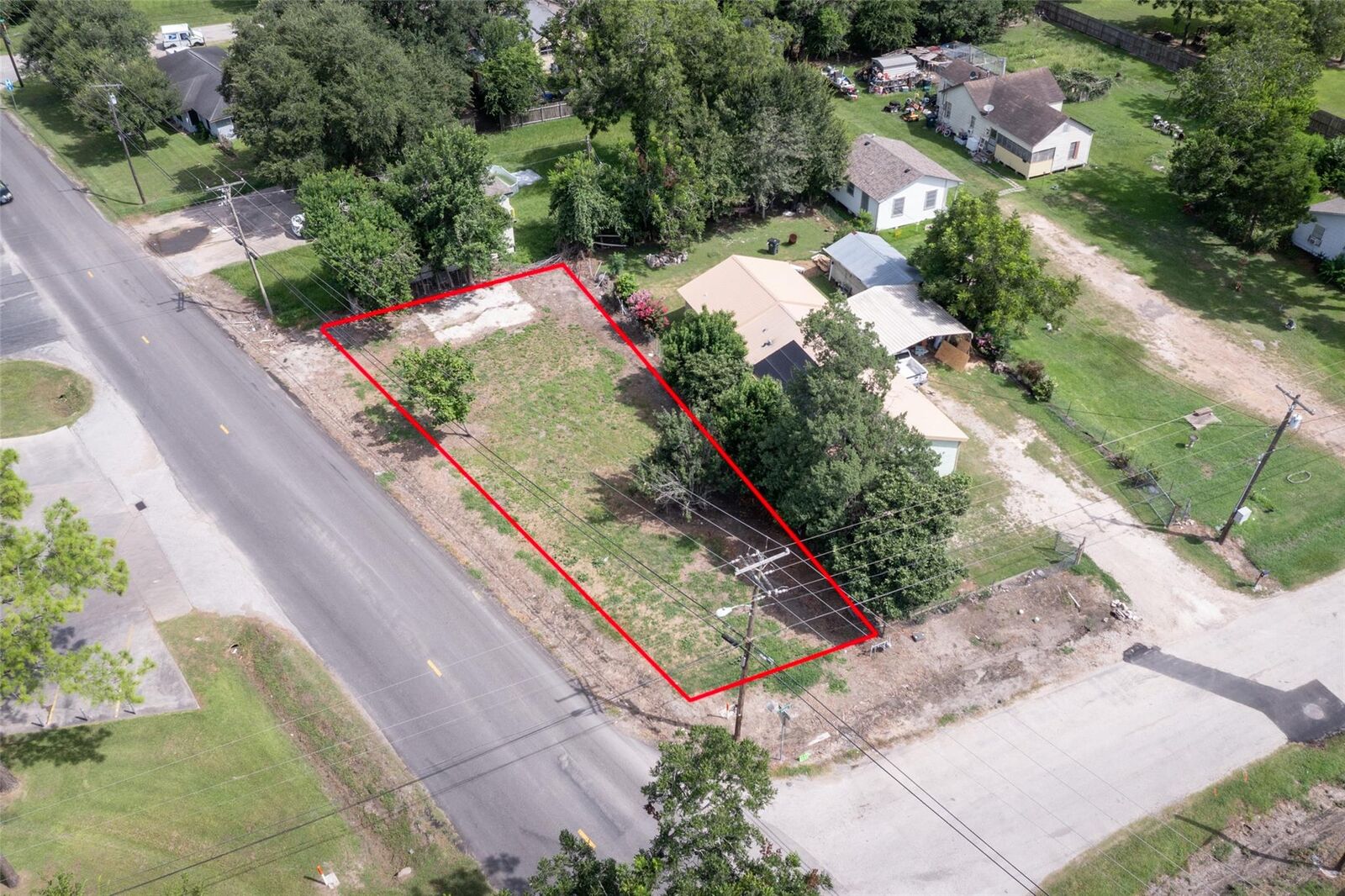 Property Photo: 404 N Wharton Street TX 77437