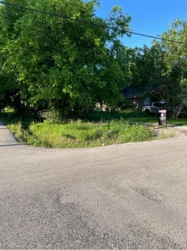 Property Photo:  422 E 32nd Street  TX 77018 