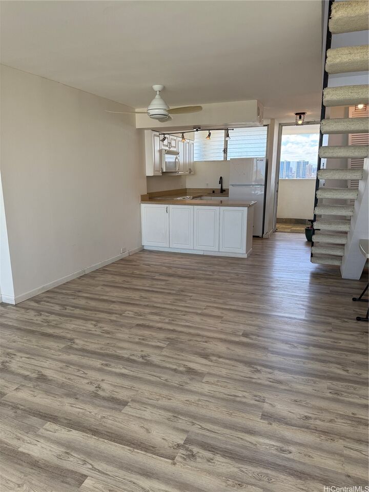 Property Photo:  555 University Avenue 3207  HI 96826 