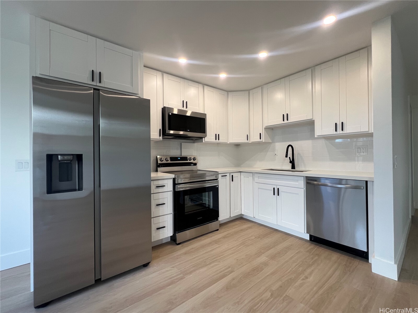 Property Photo: 84-754 Ala Mahiku Street 9 36B HI 96792
