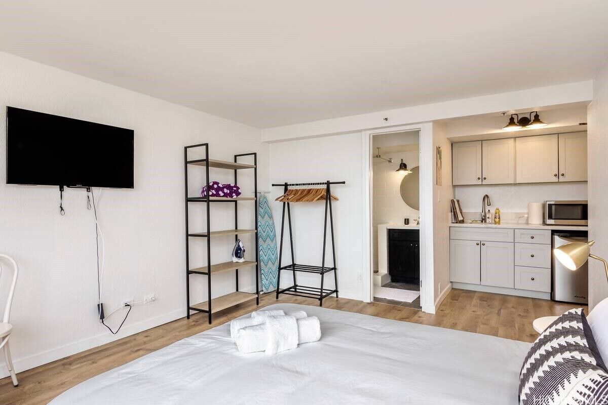 Property Photo: 444 Niu Street 2409 HI 96815