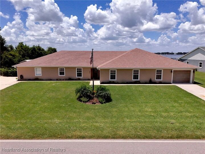 Property Photo:  200 Cloverleaf Road  FL 33852 