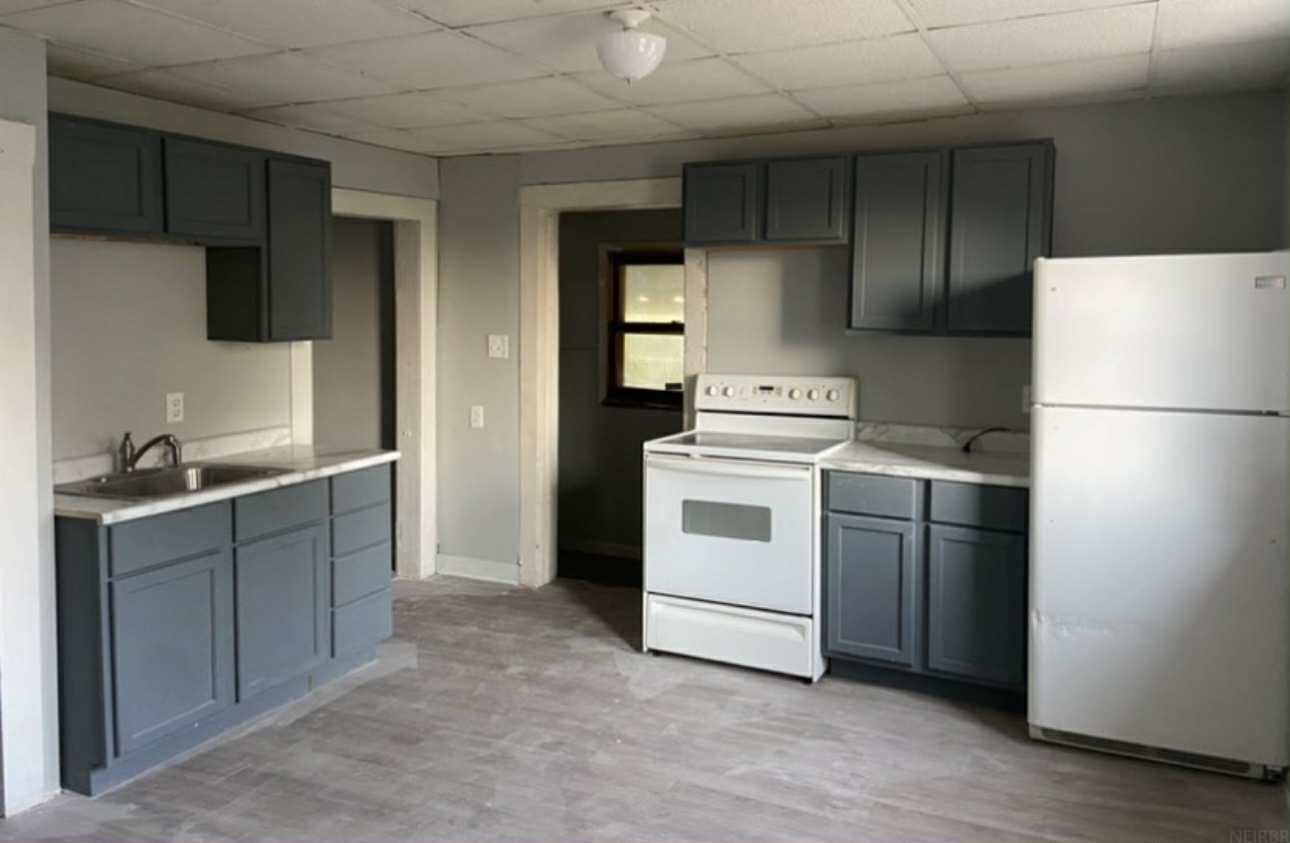 320 Columbia Street  Waterloo IA 50703 photo
