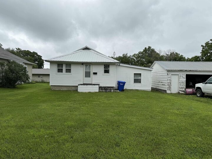 115 SW 10th Avenue  Oelwein IA 50662 photo