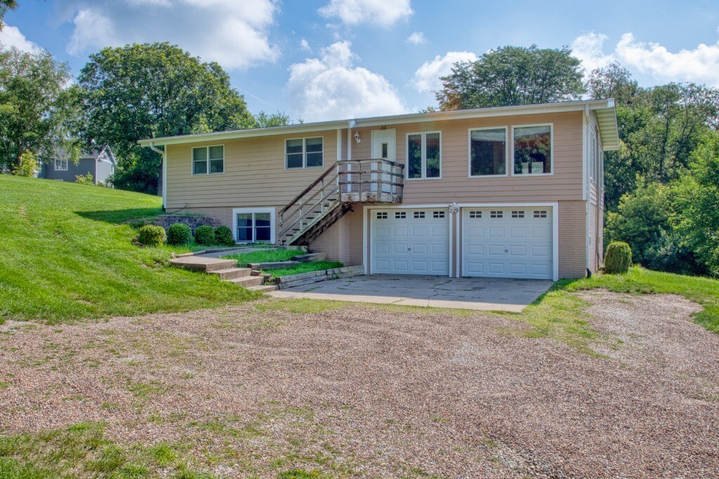 Property Photo:  2129 Idaho Drive  IA 50219 