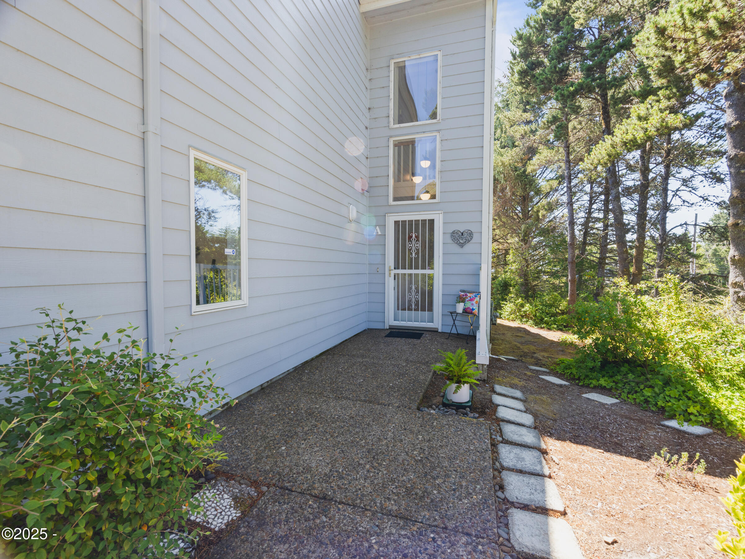Property Photo: 3930 NE Megginson Street A OR 97365