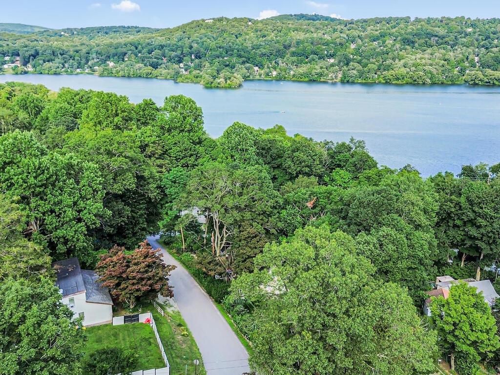 Property Photo: 31 Warren Drive NY 12563