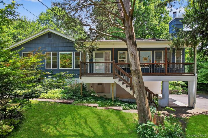 Property Photo:  17 Merriewold Lane N  NY 10950 